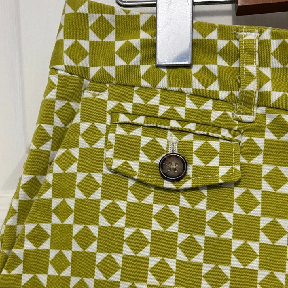 Banana Republic Retro Green Patterned Women's Shorts - Picture 2 of 10